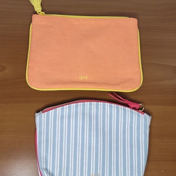 Cosmetic Bag bundle    - Picture 3 of 4